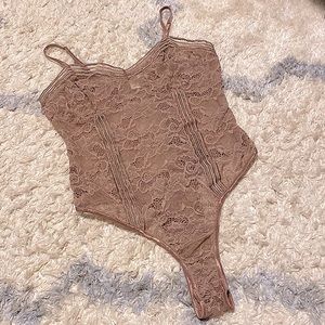 Lace body suit size medium mauve pink purple beige bozzolo brand adjustable